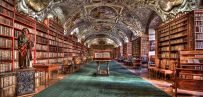 Another gorgeous library. I love pics like this.