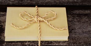 Books make great presents - PIxabay image